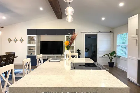 341 LAKESHORE Road, ON L0S 1J0