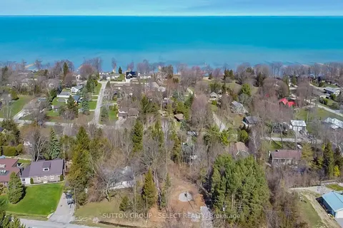 5 Huron View Avenue, ON N0N 1J7