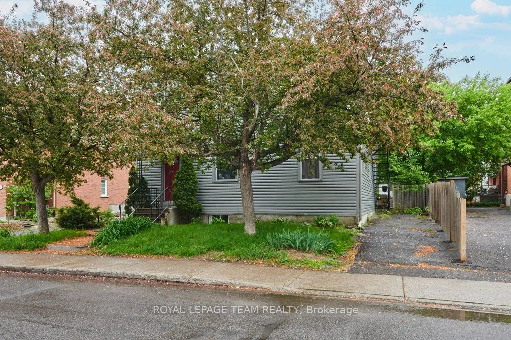 62 Laurel Street, ON K1Y 3E2