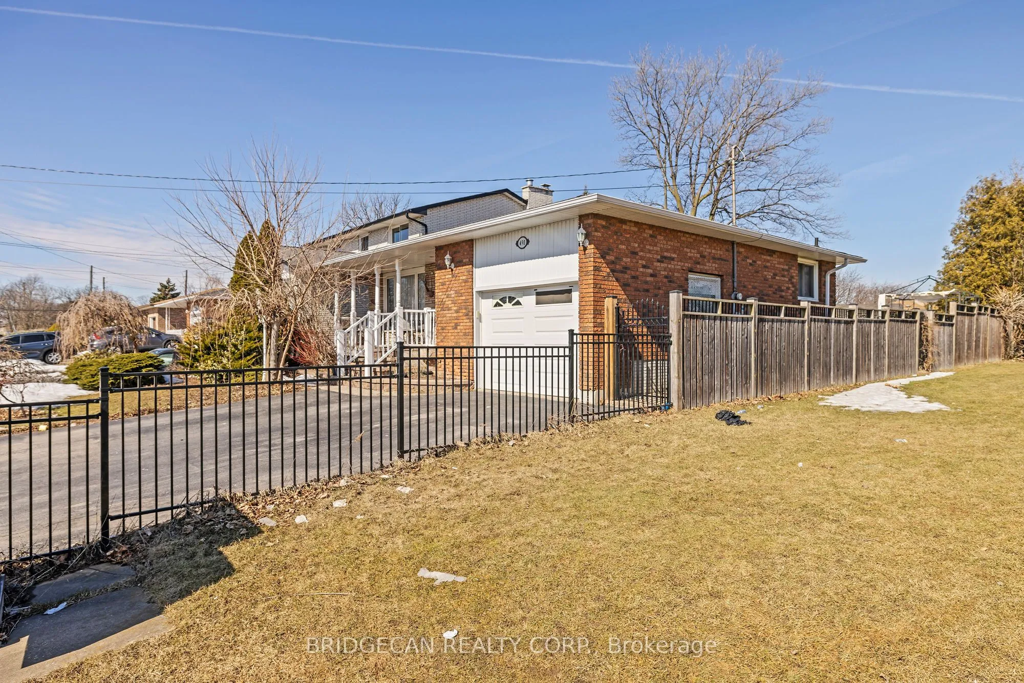 490 Queen Victoria Drive, ON L8W 1G9