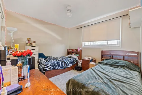 490 Queen Victoria Drive, ON L8W 1G9