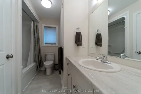 8 Harlequin Court, ON N5R 0L5