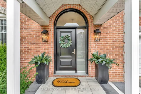 14 Belton Avenue, ON K2S 1G7