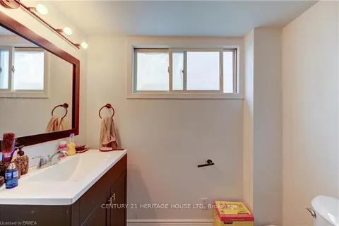 220 Nelson Street, ON N3S 4C1