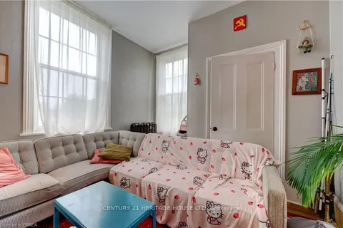 220 Nelson Street, ON N3S 4C1