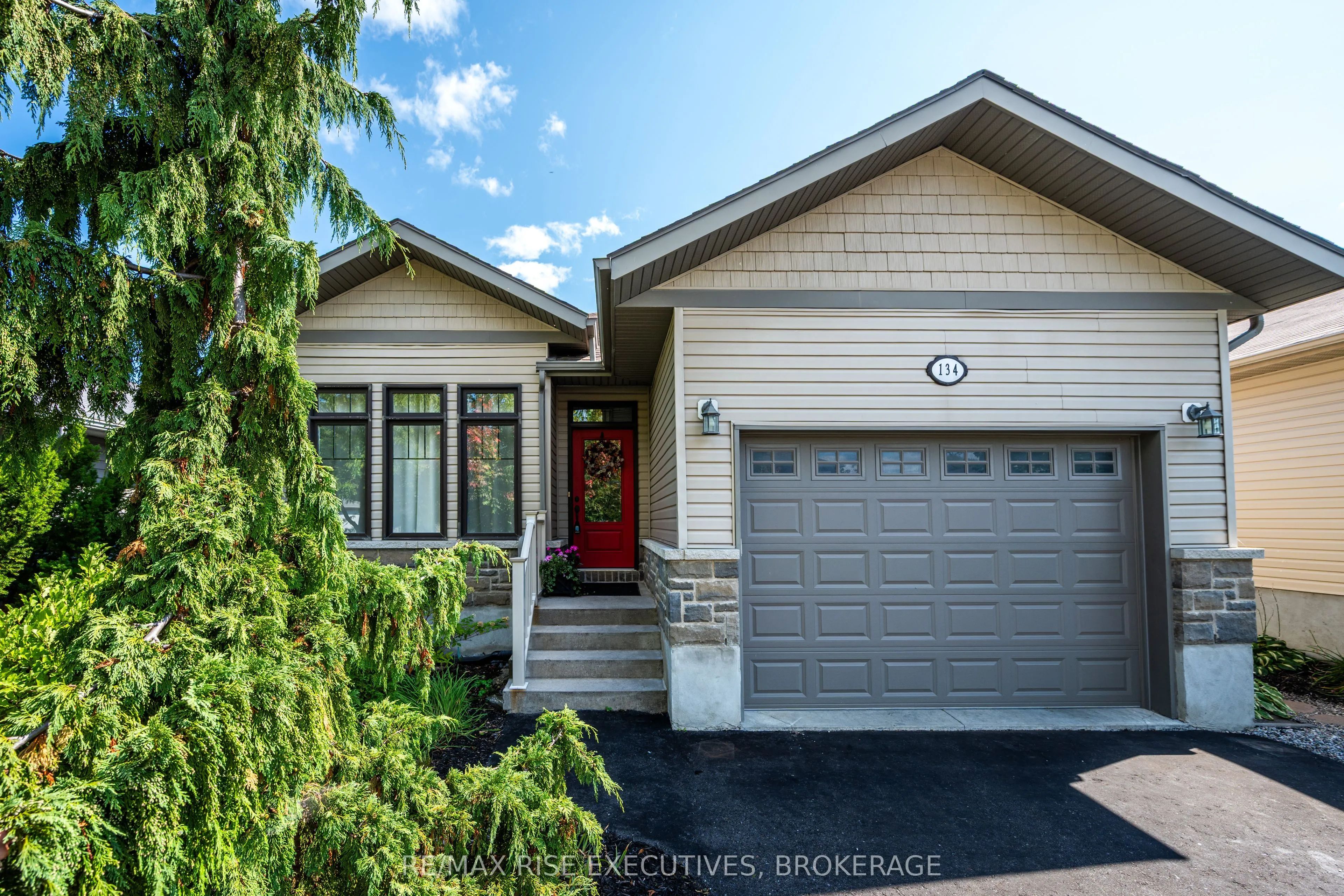 134 Islandview Drive, ON K7N 0A5