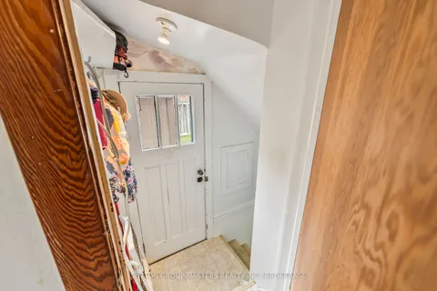 284 Helen Street, ON K7L 4P7