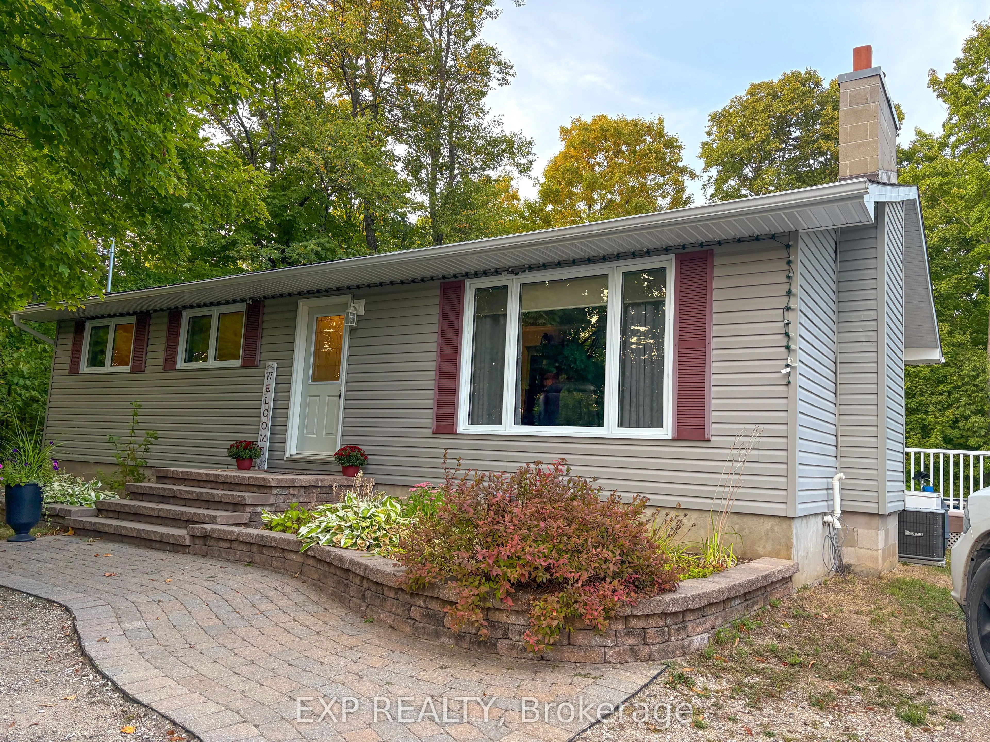 1118 Francis Street, ON K7V 1H0