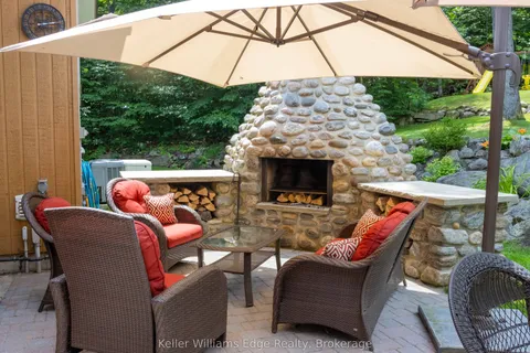 165 LAKESHORE Drive, ON K0J 1L0