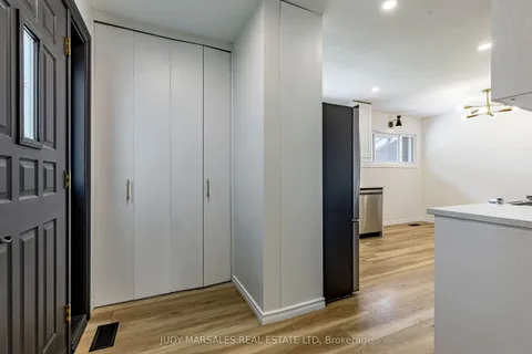 20 Burfield Avenue, ON L8T 2J9