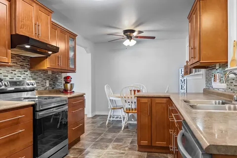 21 Richard Avenue, ON N3Y 3J1