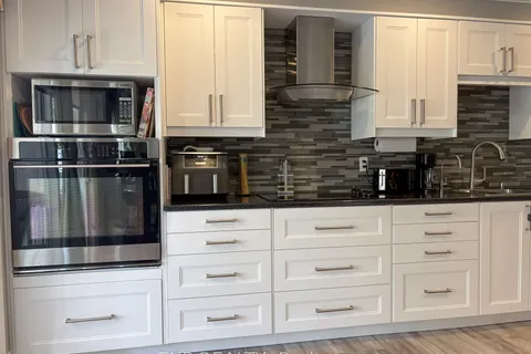 818 Eighth Street, ON K7V 4K9