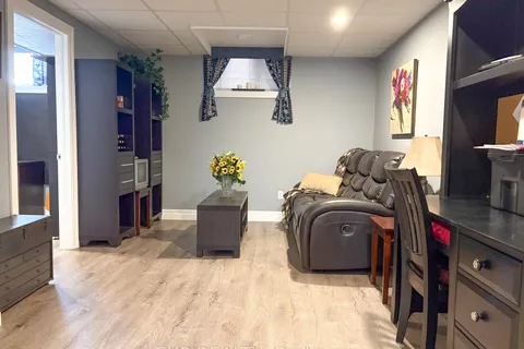 818 Eighth Street, ON K7V 4K9