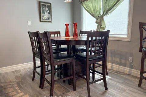 818 Eighth Street, ON K7V 4K9