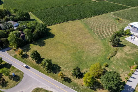 15936 Niagara Parkway, ON L0S 1J0