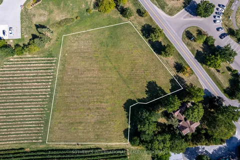 15936 Niagara Parkway, ON L0S 1J0