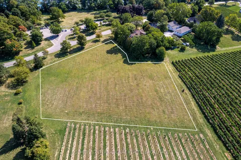 15936 Niagara Parkway, ON L0S 1J0