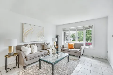 9 Valanna Court, ON L9C 7A3