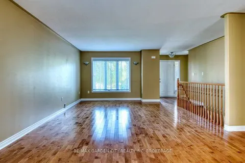 180 Drapers Street, ON L3C 7N2