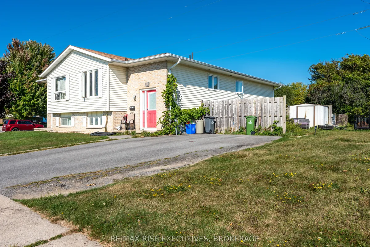 828 Bigham Court, ON K7M 7Y4