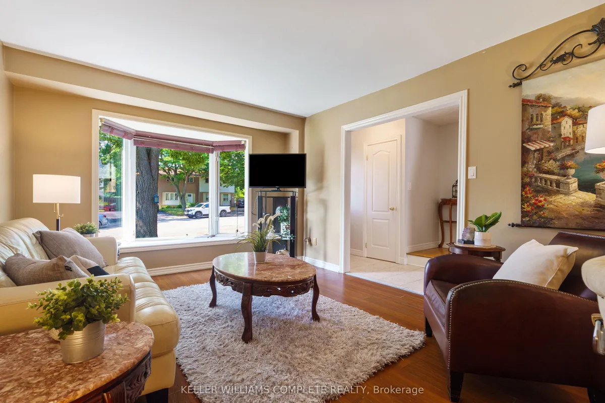 10 Glen Eden Court, ON L9C 6H6