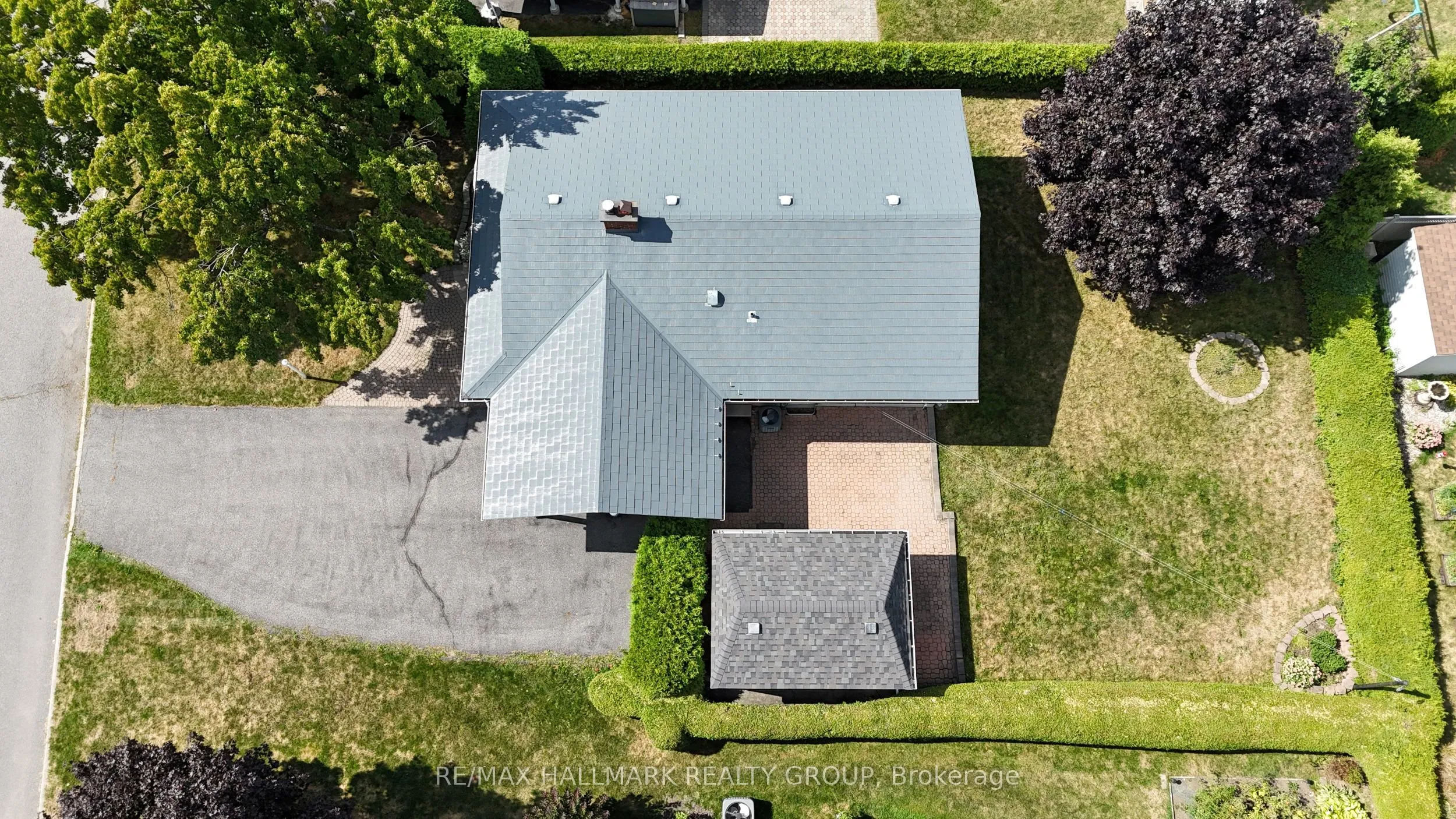 38 Hadley Circle, ON K2H 6N9