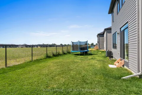 224 ELSIE MACGILL Walk, ON K2W 0L4