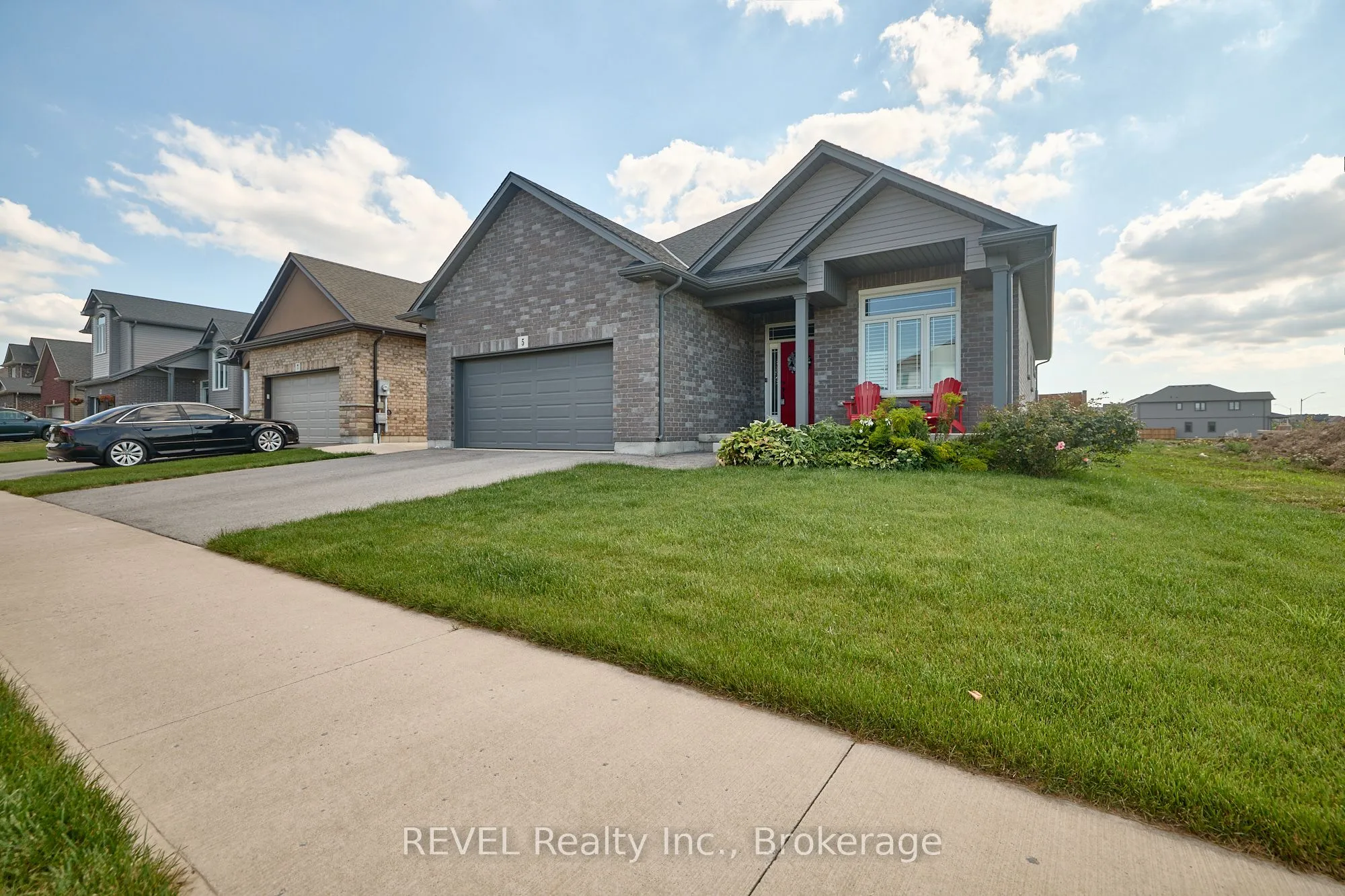 5 Cinnamon Street, ON L2V 0H5