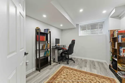 43 ARIDUS Crescent, ON K2S 2L4