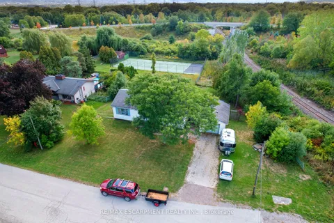 68 Atkinson Boulevard, ON L9H 7A7