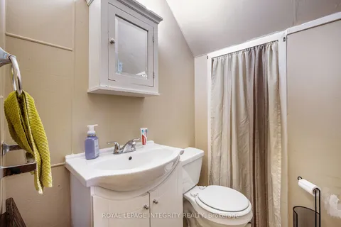 112,114 Clarence Street, ON K0G 1K0