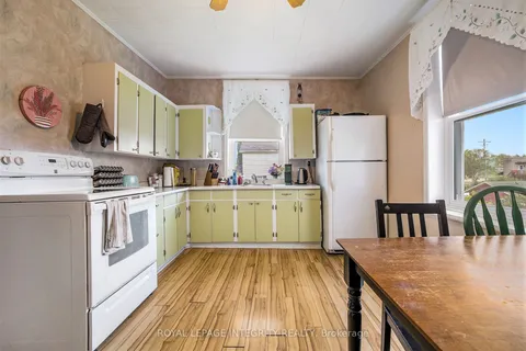 112,114 Clarence Street, ON K0G 1K0