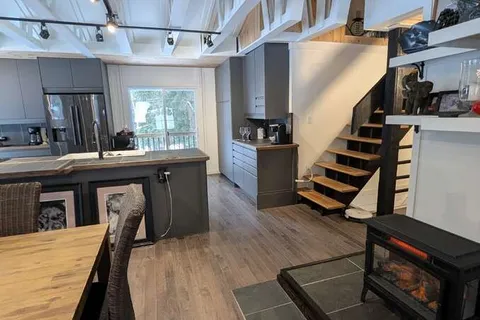 22 Camp Road, ON P2A 0B4