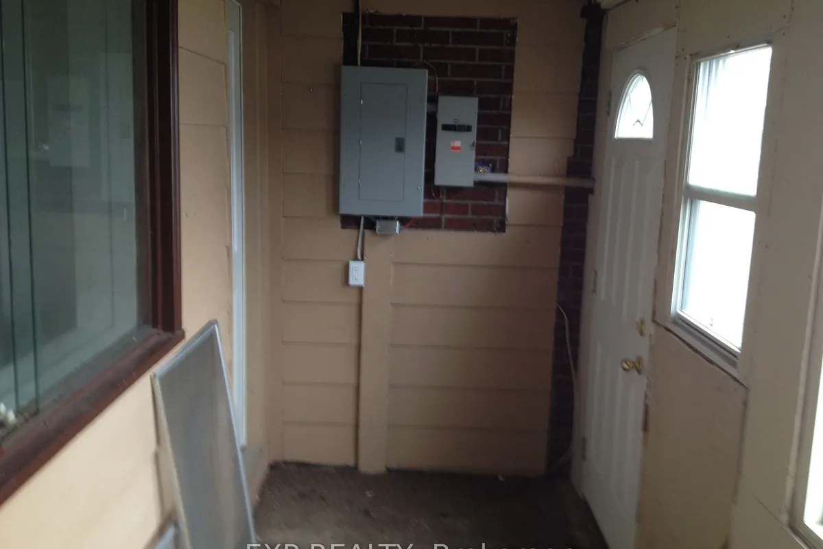 294 Moffatt Street, ON K7C 3L4