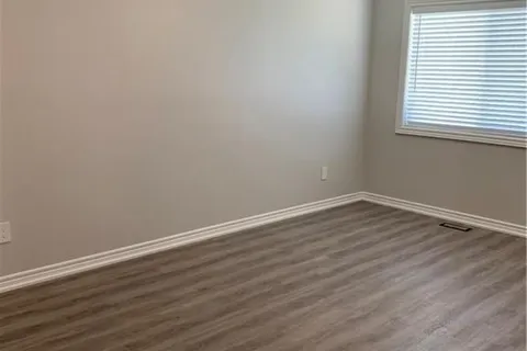 7 Hollinrake Avenue, ON N3T 0A6