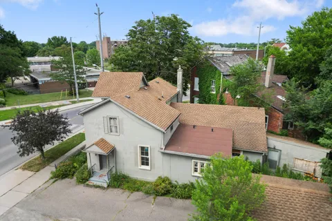 228 King Street, ON L2R 3J9