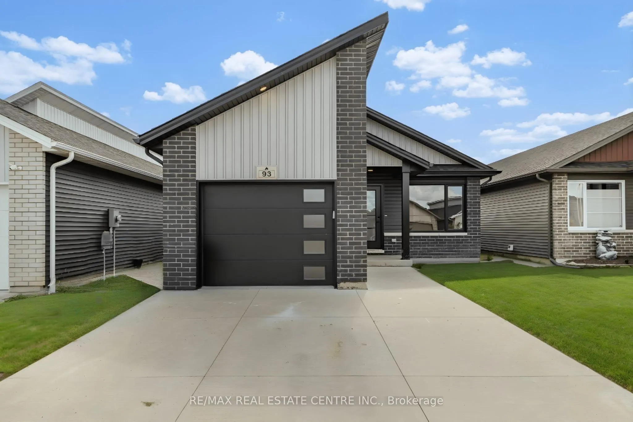 93 Moonstone Crescent, ON N7M 0S2