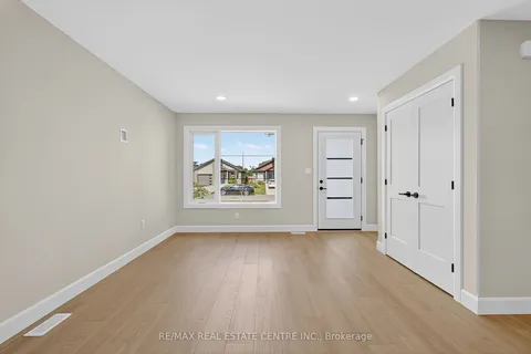 93 Moonstone Crescent, ON N7M 0S2