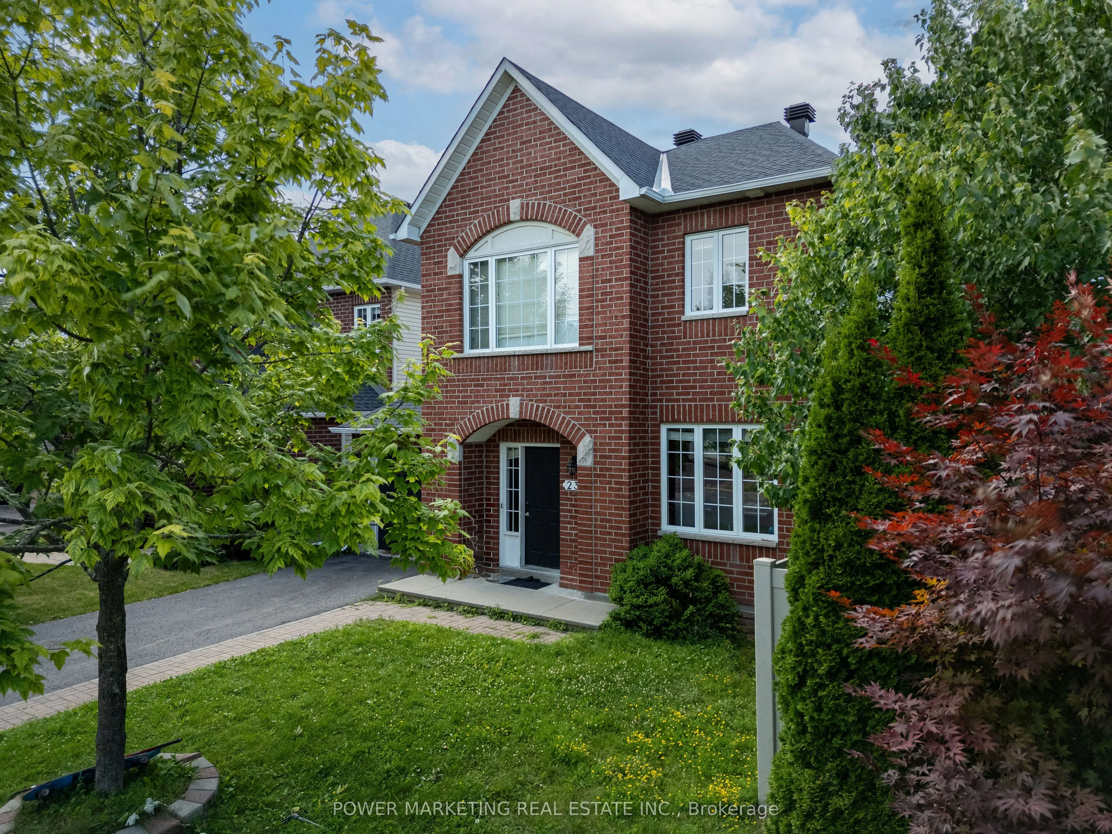 2316 Longwater Street, ON K1W 1K7