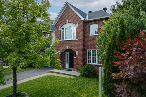 2316 Longwater Street, ON K1W 1K7