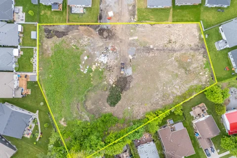 104 Manahan Court, ON K6V 7J2