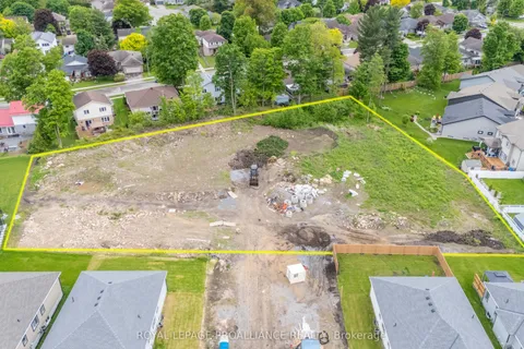 104 Manahan Court, ON K6V 7J2