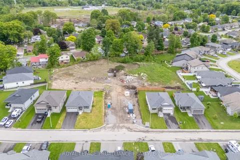 109 Manahan Court, ON K6V 7J2