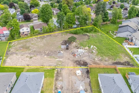 4 MANAHAN Court, ON K6V 7J9