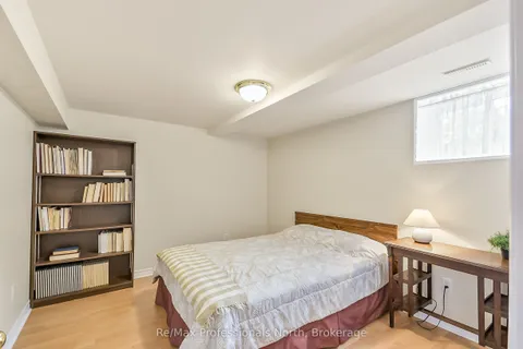 136 Hedgewood Lane, ON P1P 1Z4