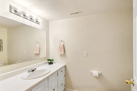 136 Hedgewood Lane, ON P1P 1Z4