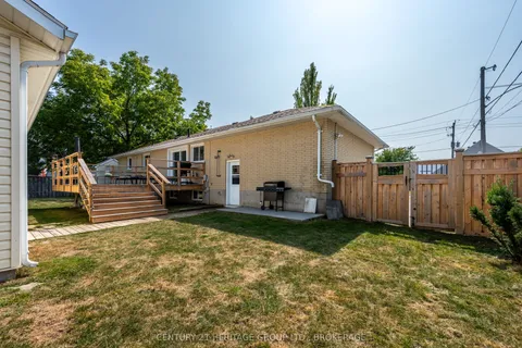 1014 Woodbine Road, ON K7P 2V9