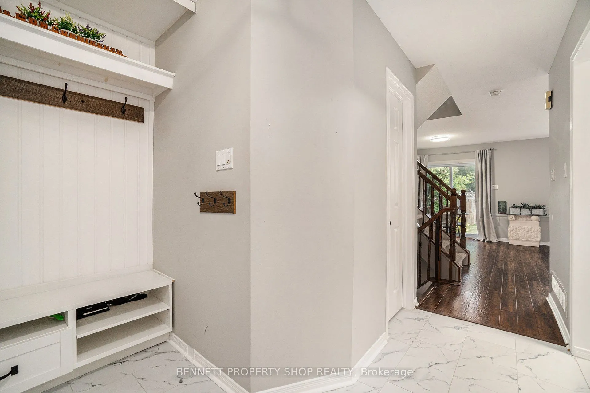 43 Roblyn Way, ON K2G 5Z5