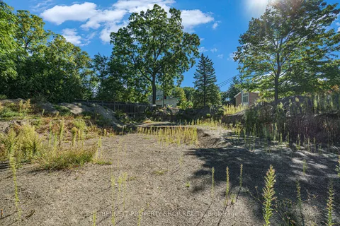 253 Cunningham Avenue, ON K1L 7Z7