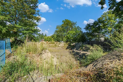 253 Cunningham Avenue, ON K1L 7Z7